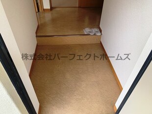 サンロイヤルマンションの物件内観写真